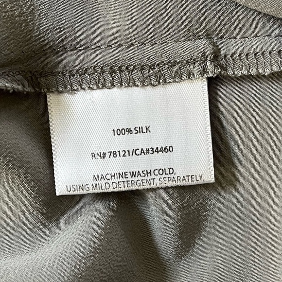 Eileen Fisher 100% Silk Crepe De Chine Popover Blouse Grey Size XS Quiet Luxury - Picture 8 of 11